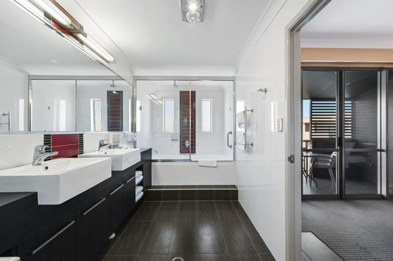 Platinum International Hotel Toowoomba Bagian luar foto