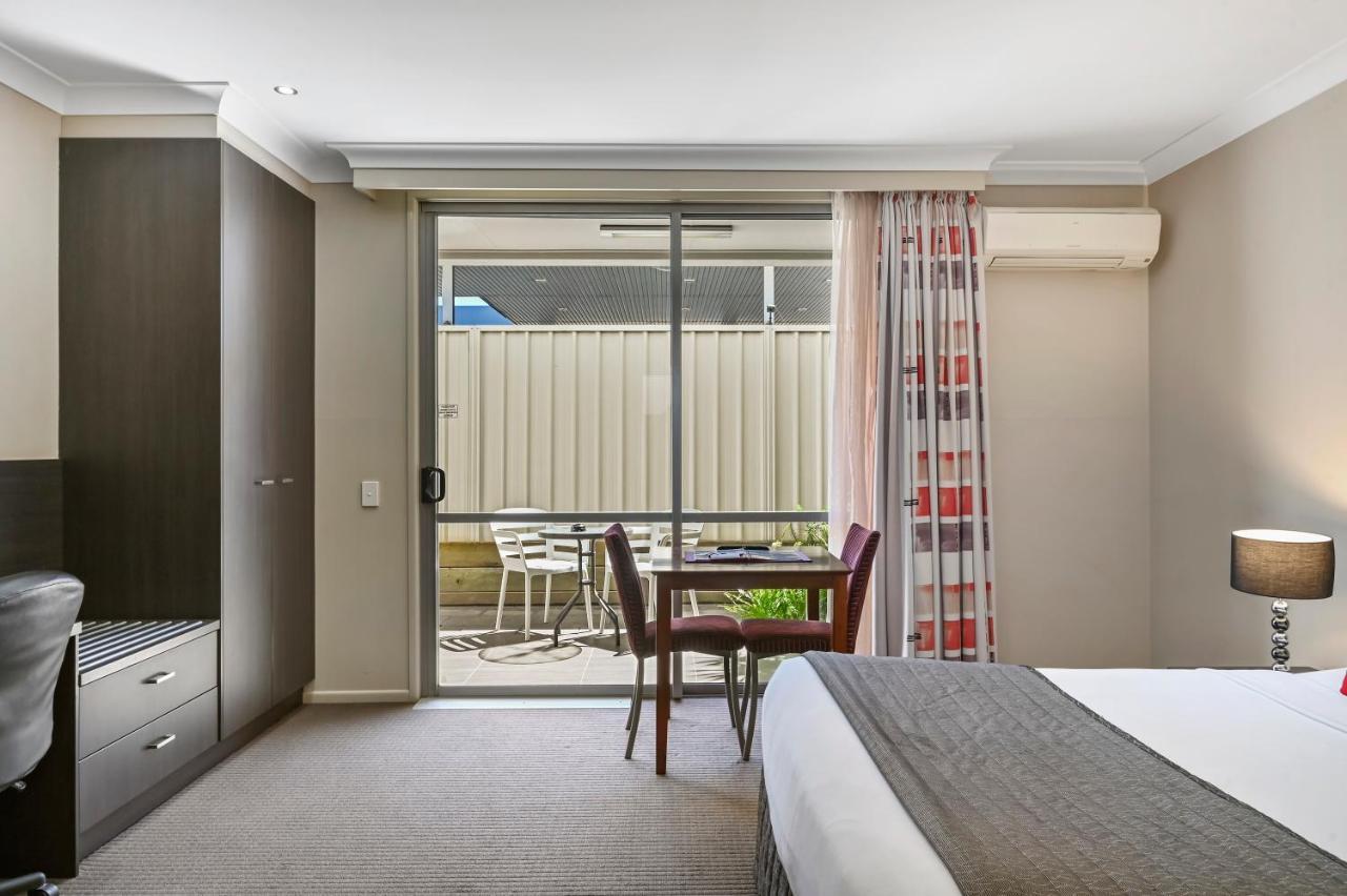 Platinum International Hotel Toowoomba Bagian luar foto