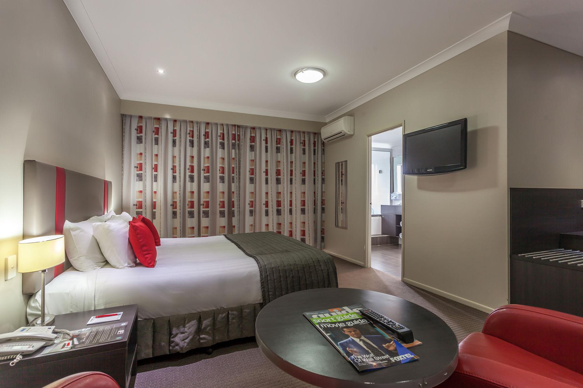 Platinum International Hotel Toowoomba Bagian luar foto