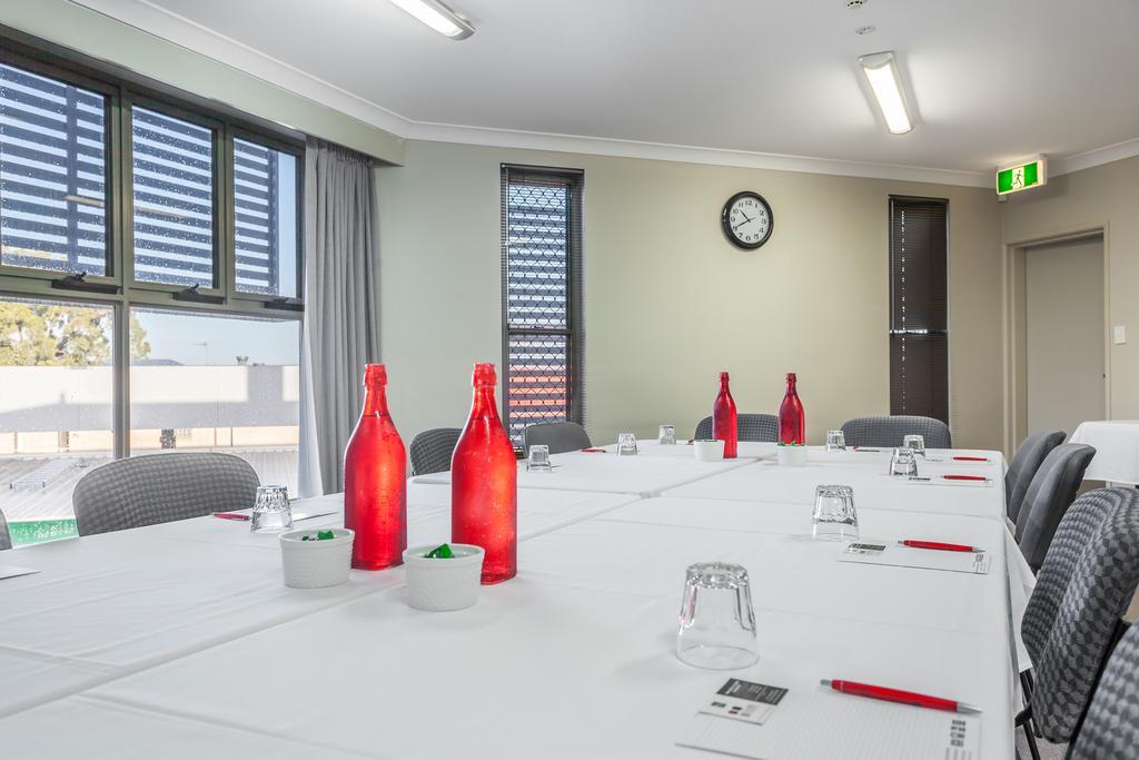 Platinum International Hotel Toowoomba Bagian luar foto